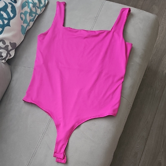 NWOT Wearever Square Neck Fushia Pink Body Suit - Picture 1 of 5